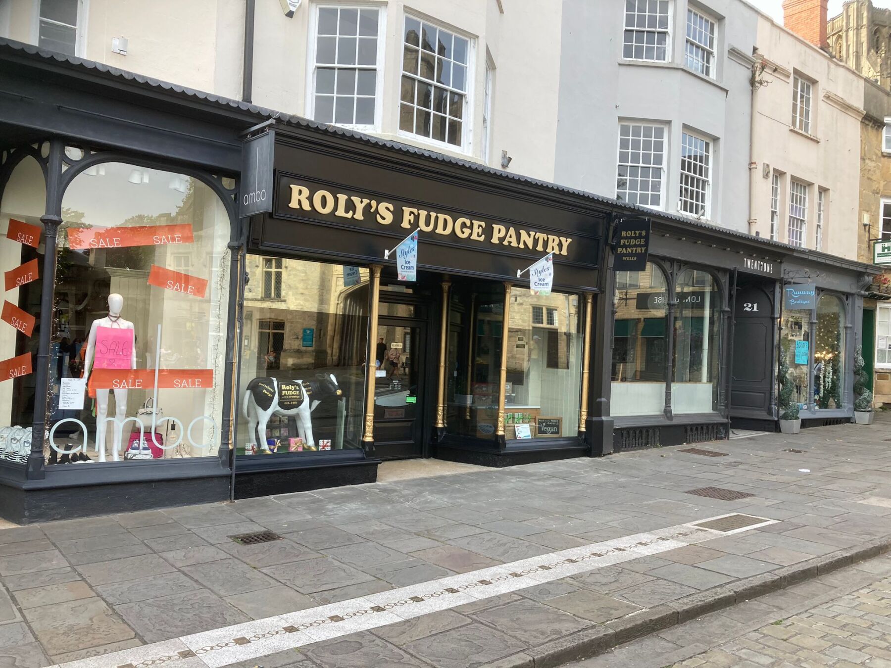 Roly's Fudge Pantry Wells
